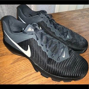 *NWOT* Men’s Nike Max Air Sneaker